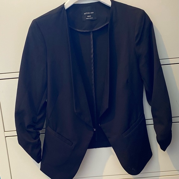 Black blazer with ruched arms - Picture 3 of 4